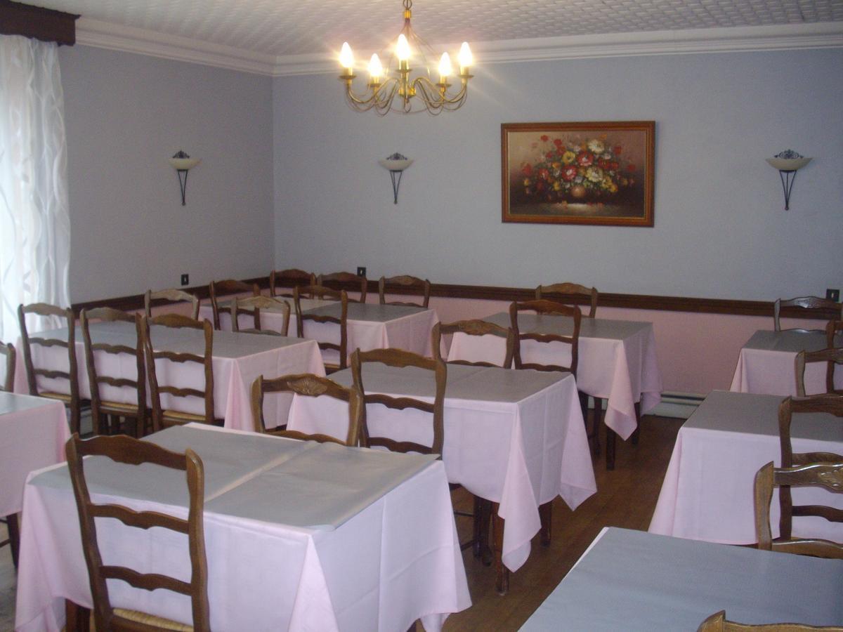 Hotel Restaurant Anglade Le Nayrac Exterior foto